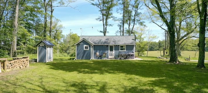 Charming Cabin minutes from Keuka Lake Hotels in Steuben County
