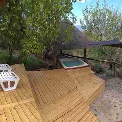 Thulani Game Lodge and Eco Estate Hotel Exterior