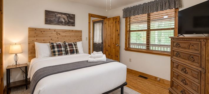 Lazy Daze - 3Br Cabin w/Mountain Views, Wrap Porch, Sauna, Firepit! Hotele w: Union County