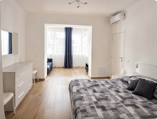 2 minutes from the sea and all services. 9 minutes by car from the airport - 2-Star