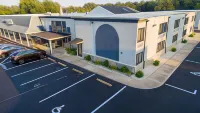 Cambridge Inn - parking