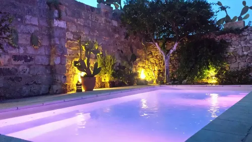 Historic 1700 Villa in village near sea. Pool gardens WiFi A/C Solar P. - Wifi