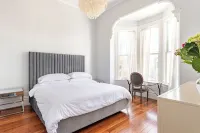 Renovated Historic House Minutes from SF! - 발코니