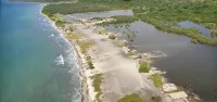 Urantia Beach Hostel & Camping - Hostels