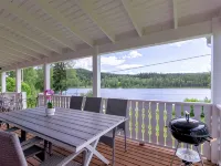 Idyllic sunny lakeside location with only 20 m to the private jetty and boat. - 3星級