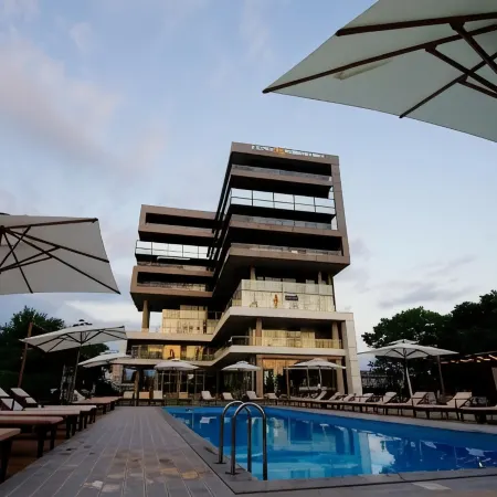 HOTEL NOBILIS HALL