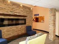 Travelodge by Wyndham Cleveland Lakewood Hotels in Lakewood