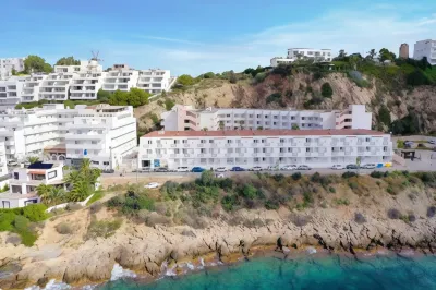 Apartamentos Vibra Tropical Garden Hotels near De Mil Amores