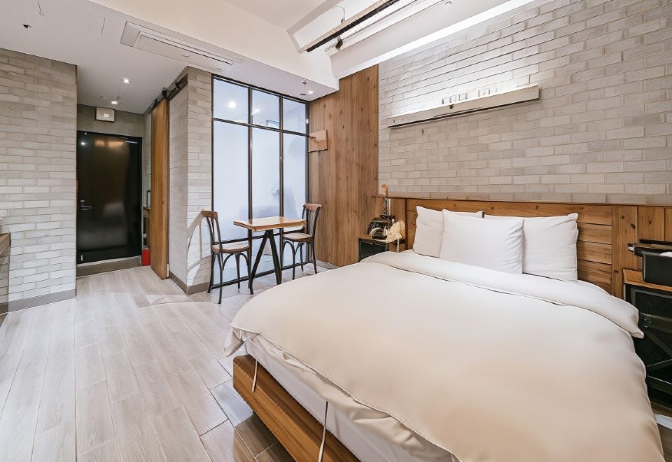 Daegu J Hotel - Housity