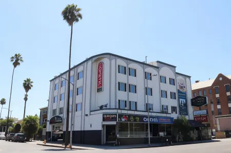 Hometel Suites