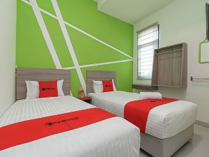 RedDoorz Plus Near Uin Raden Fatah Palembang