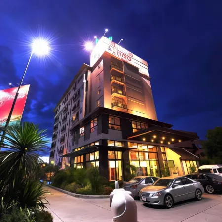 Bonito Chinos Hotel