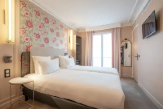 巴黎艾莎飯店（凱旋門景觀房，近凱旋門/戴高樂星形廣場）