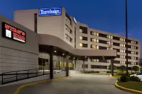 Travelodge by Wyndham Toronto East Hotels near Scarborough