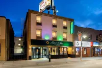 La Quinta Inn & Suites by Wyndham Oshawa Hotel in zona Oshawa Via Rail Station