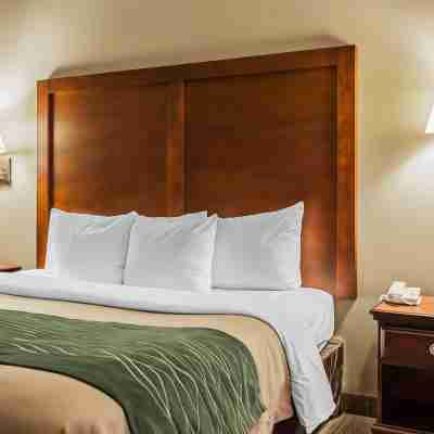 Comfort Inn & Suites St Louis-O'Fallon Rooms