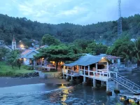 Cocotinos Lembeh a Boutique Dive Lodge Hotel a Aertembaga