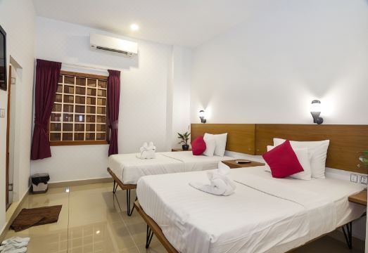 프놈펜 풀사이드 빌라 수영장