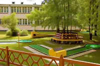 Vyatichi Health Resort Hotels near Yuzhny Borovninskiy Lighthouse
