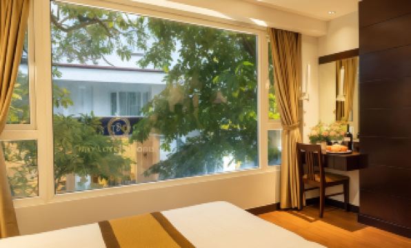 7. 베이 럭셔리 호..