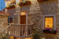Stone House Luxury Rooms