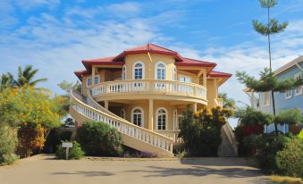 Blue Parrot Beach House