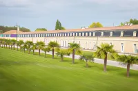 L'Esprit du 8 Hotels in Pont-l'Abbe-d'Arnoult