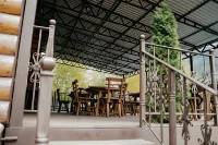 Rybachiy Stan Hotel - 2 ดาว