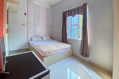 Zazezo Homestay Syariah RedPartner Hotels near Matahari Department Store Tanjung Pinang City Centre