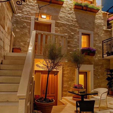 Stone House Luxury Rooms Отели рядом с достопримечательностью «Набережная Рива»