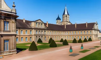 Saint Odilon Các khách sạn gần Haras National de Cluny