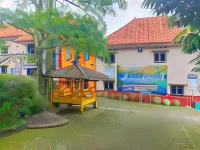 RedDoorz at Pacet Mojokerto فنادق في Pacet