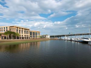 HIlton Garden Inn Charleston Waterfront/Downtown