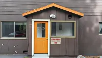 Moderne Hostel Hotels in June Lake