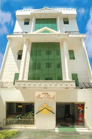 Hotel Sun Rock Отели рядом с достопримечательностью «Bhagavathy Amman Temple»