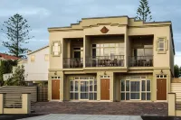 Pebble Beach Motor Inn
