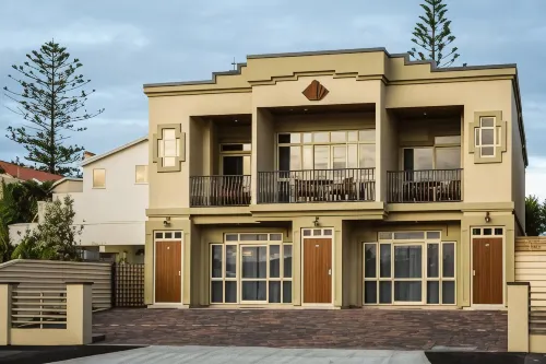 Pebble Beach Motor Inn - piscine