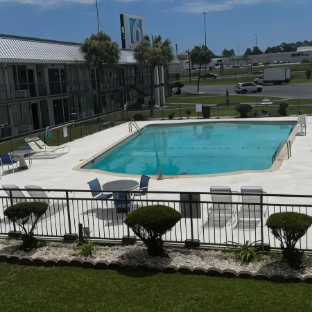 Motel 6 Tifton, GA
