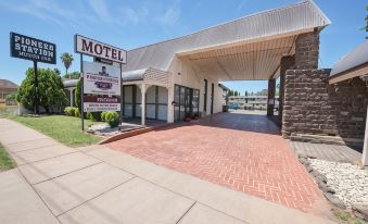 Pioneer Station Motor Inn