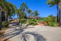 Quiet and Tranquil Vacation Getaway w/ Yoga Room. Close to Theme Parks/LegoLand.