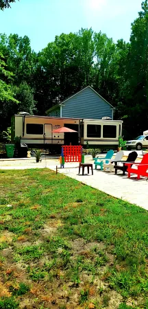 Cardinal Cottage Glamp/sleeps 4