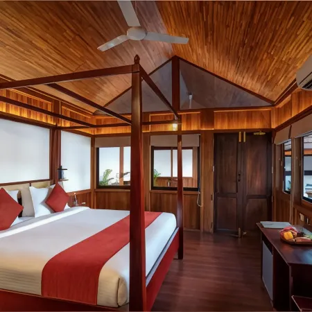 Estuary Sarovar Premiere Poovar Island