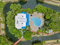 Park Shore Resort by Mike Z Rentals - de playa