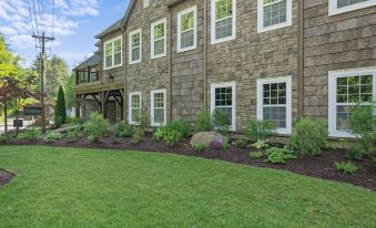 The Blowing Rock Manor