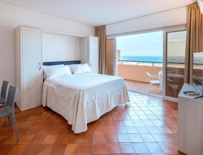 Dom Pedro Lagos Hotels in 