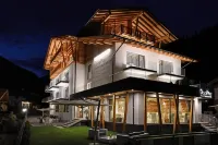 Dolomeet Boutique Hotel Hotels in Giustino