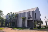 BananaHill Hotels near Wat Wang Yang Wanaram