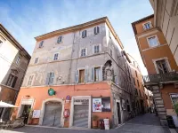 提沃利卡蘭迪公寓 鄰近埃斯特別墅的酒店