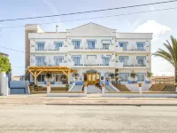Malacuna Peniche Hotels in Ferrel