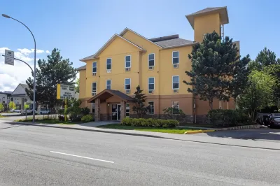 HI Kelowna Hostel Hotels in 